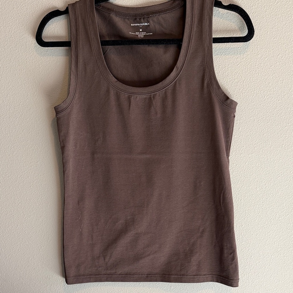 Banana Republic Women's Scoop Neck Tank in Chocolate Brown